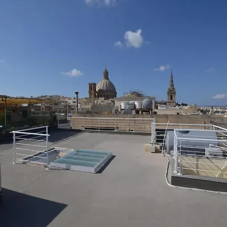 Vallettadreamsuites Groud Floor Shared Sea View Rooof Terrace Apartment Valletta